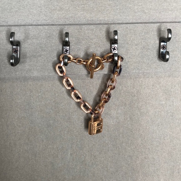 Authentic Micheal Kors Bracelet - Picture 4 of 8